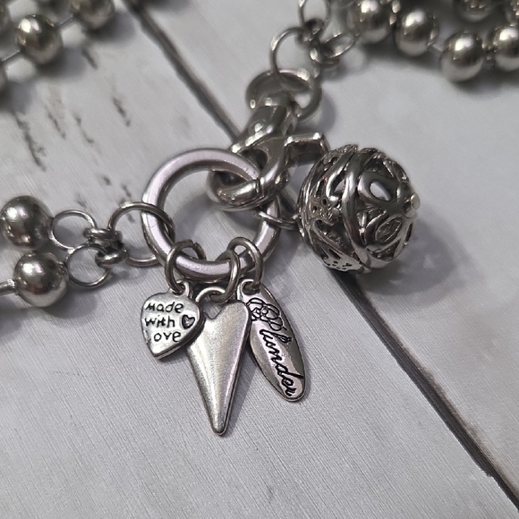 Elegant Silver Beaded Necklace - Picture 5 of 5